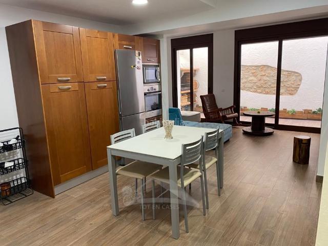Casa adosada en venta en Alcanar Costa Dorada. PRECIOSA CASA FAMILIAR EN ALCANAR. Casas adosadas.
