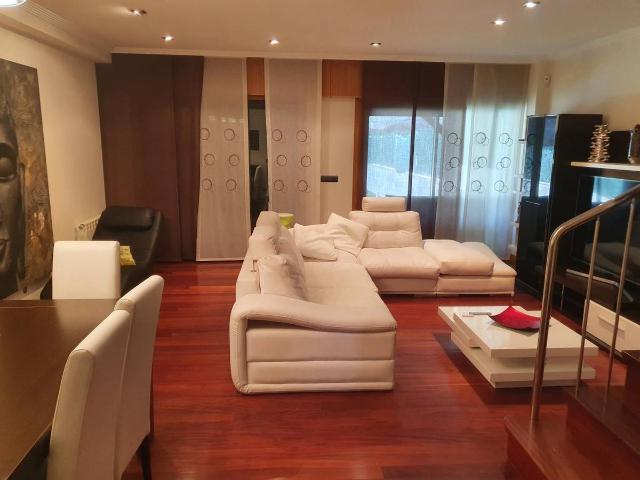 Casa adosada en Venta en Alcabre
