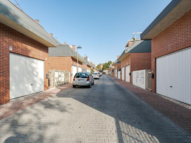 Casa adosada en venta en Alcalá de Henares, La Garena. Chalet Adosado en La Garena, Alcalá de Henares. Casas adosadas Alcalá de.