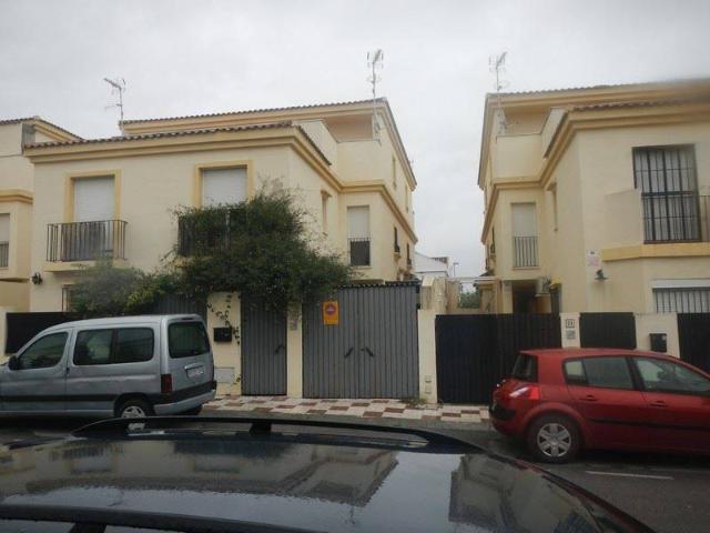 Casa adosada en Venta en Alcalá del Río