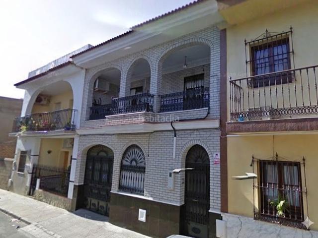 Casa adosada en venta en Alcalá del Río. OPORTUNIDAD UNICA, Gran adosado en Alcala del Rio Una Gran Casa o Dos Viviendas Independientes en Zona Prime, 212 m2 en zona Centr. Casas adosadas Alcalá del.