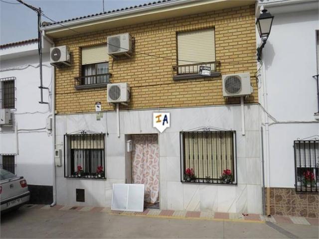 Casa adosada en Venta en Alcaudete