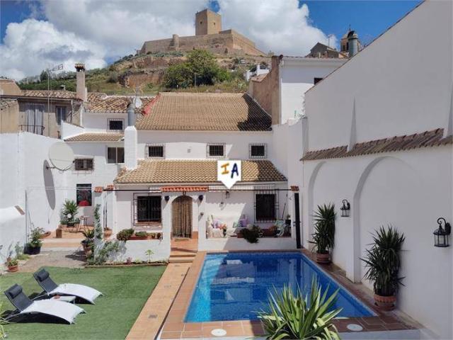 Casa adosada en Venta en Alcaudete