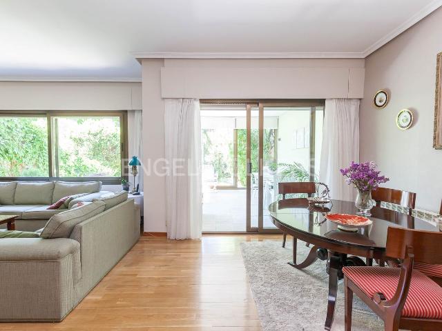 Casa adosada en venta en Alcobendas, Ensanche. Espectacular unifamiliar con jardín en Alcobendas. Casas adosadas.
