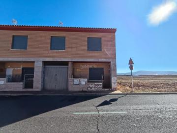 Casa adosada en venta en Alcolea de Calatrava. Chalet adosado en venta en Rd Flores. Casas adosadas Alcolea de.