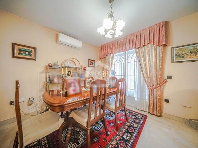 Casa adosada en venta en Alcorcón, Prado de Santo Domingo. Oportunidad única! Chalet de esquina en venta en la zona de Retamas. Casas adosadas.