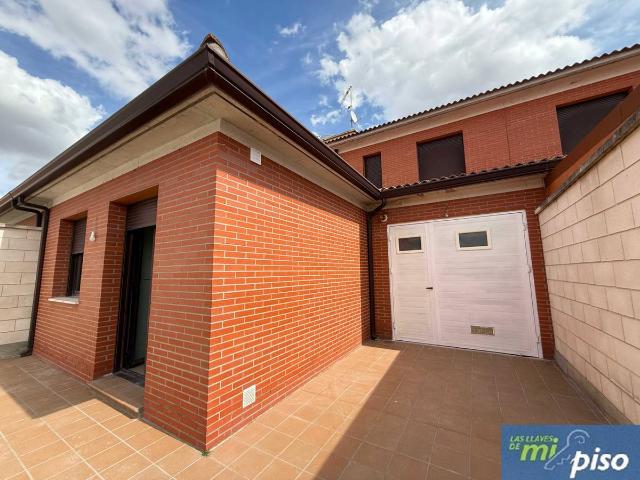 Casa adosada en Venta en Aldeamayor de San Martín