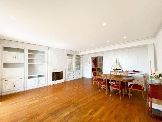 Casa adosada en venta en Alella. Luminosa casa junto al mar y a 15 minutos de Paseo de Gracia. Casas adosadas.