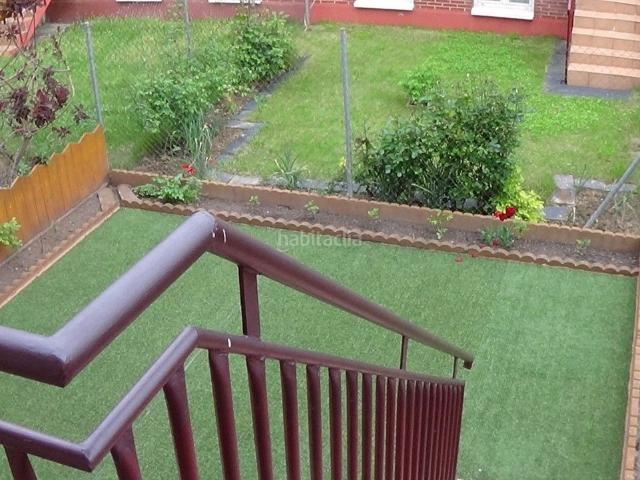 Casa adosada en venta en Alesanco. Casas adosadas.