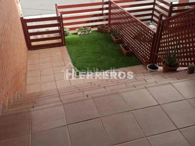 Casa adosada en venta en Alesanco. Adosado en venta en Alesanco, 3 dormitorios. Casas adosadas.
