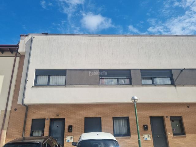 Casa adosada en venta en Alfoz de Quintanadueñas. Casas adosadas Alfoz de.