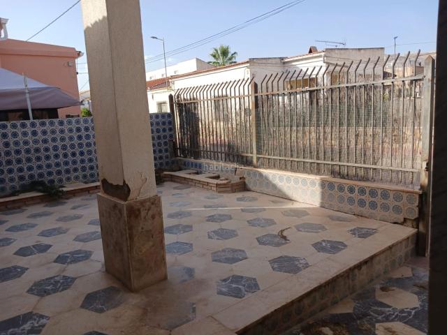 Casa adosada en venta en Algueña. Casas adosadas.