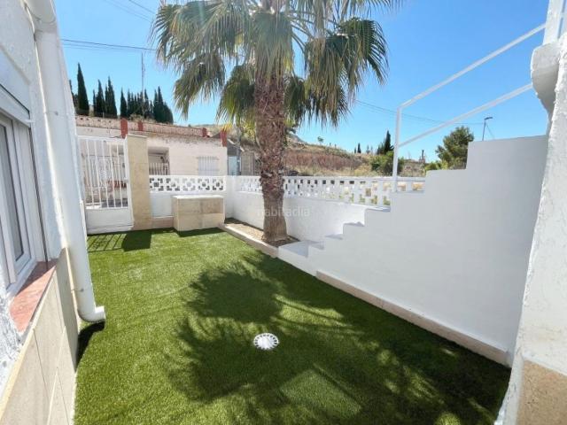 Casa adosada en venta en Algueña. Casas adosadas.