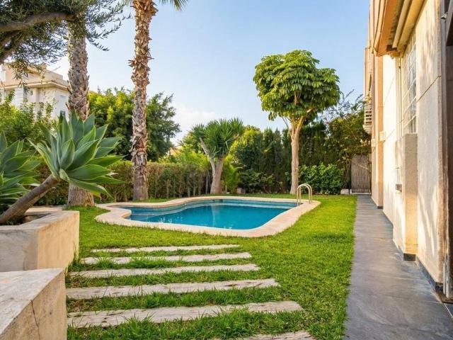 Casa adosada en Venta en Alicante Golf