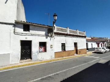 Casa adosada en venta en Almadén de la Plata. Casas adosadas Almadén de la.