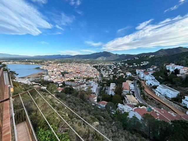 Casa adosada en Venta en Almadrava Canyelles Puig Rom