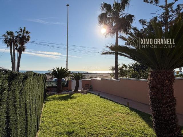 Casa adosada en venta en Almazora Almassora, Playa Ben Afeli. CASA ADOSADA EN PRIMERA LINEA DE PLAYA EN ALMAZORA. Casas adosadas Almazora.