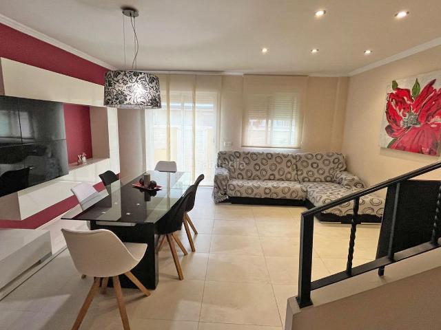 Casa adosada en venta en Almazora Almassora, Playa Ben Afeli. PRECIOSO ADOSADO CERCA DEL MAR. Casas adosadas Almazora.