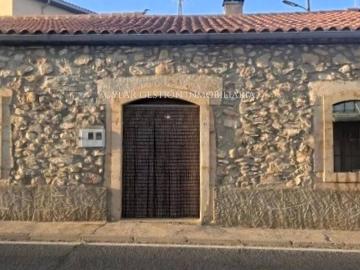 Casa adosada en Venta en Almenara de Tormes