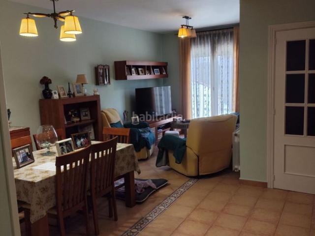 Casa adosada en venta en Almendralejo. Adosado en venta en Avenida Rafael Alberti, 4 dormitorios. Casas adosadas.