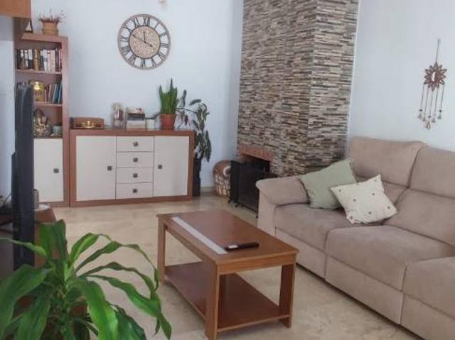 Casa adosada en Venta en Almensilla