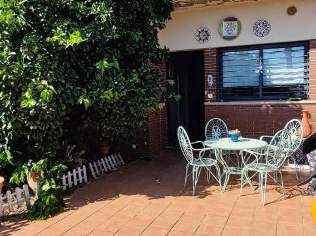 Casa adosada en Venta en Almensilla