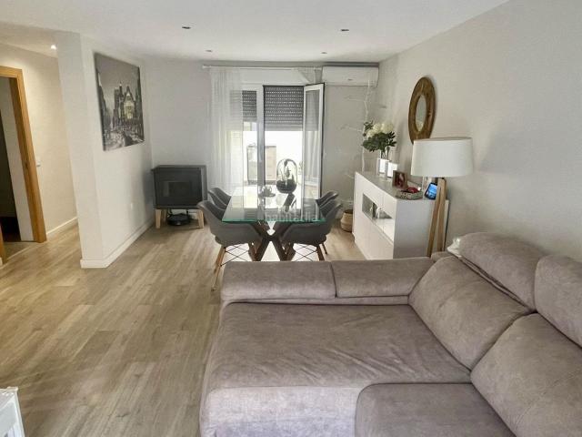 Casa adosada en venta en Almería, Los Molinos Villa Blanca. ¡ CHALET ADOSADO PARA ENTRAR VIVIR ! REFORMADO. Casas adosadas.