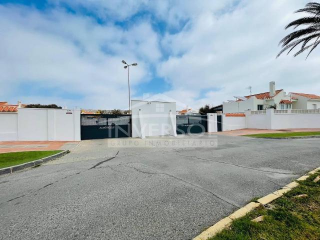 Casa adosada en Venta en Almerimar