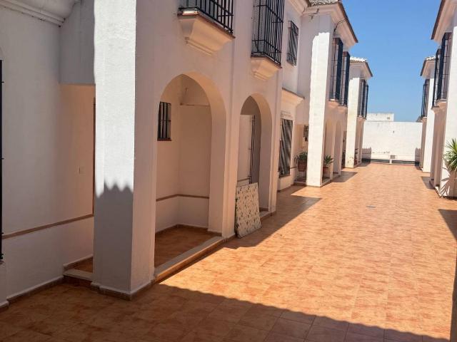 Casa adosada en Venta en Almonte ciudad