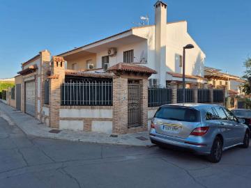 Casa adosada en Venta en Almodóvar del Campo