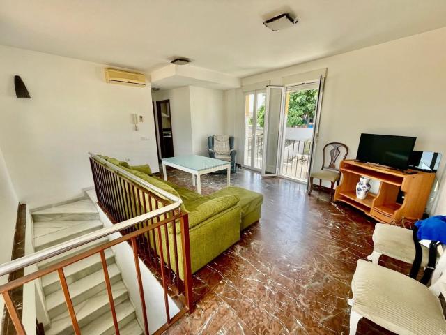 Casa adosada en venta en Almodóvar del Río. Casas adosadas Almodóvar del.