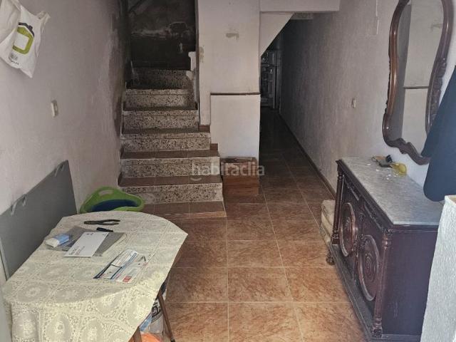 Casa adosada en venta en Almoguera. casita de pueblo. Casas adosadas.