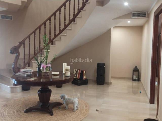 Casa adosada en venta en Almoines. UNA RESIDENCIA ÚNICA DONDE EL LUJO, LA ELEGANCIA Y LA FUNCIONALIDAD SE FUSIONAN. Casas adosadas.