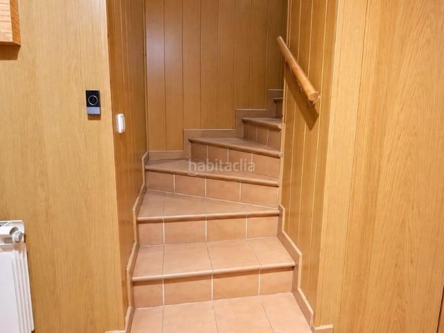 Casa adosada en venta en Alovera. Vivienda adosada en Alovera Alquilada hasta diciembre y con buhardilla acondicionada. Casas adosadas.
