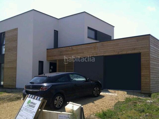 Casa adosada en venta en Alovera. AUTORPOMOCION ARAUZOOLIVEROS. Casas adosadas.