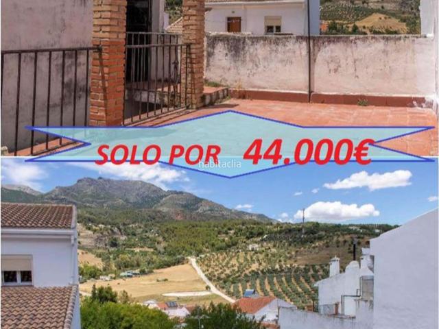 Casa adosada en venta en Alozaina. Alozaina Calle Picadero. Casas adosadas.