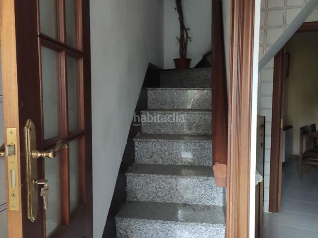 Casa adosada en venta en Arteixo, Arteixo Pueblo. Casa en venta para reformar. Casas adosadas.