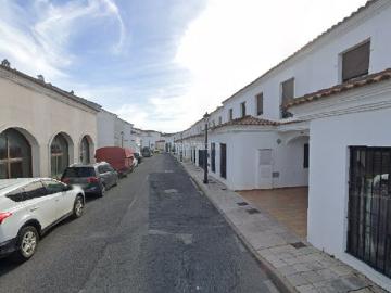 Casa adosada en venta en Aracena. Casa ocupada sin posesión en Aracena, Huelva. Casas adosadas.