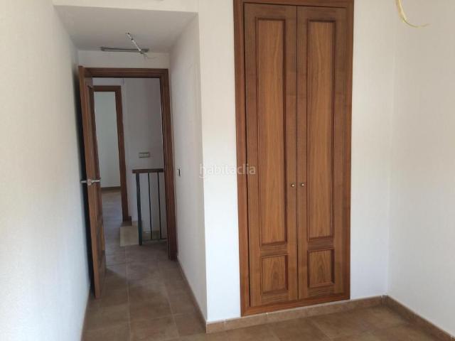 Casa adosada en venta en Aracena. Casa ocupada sin posesión en Aracena, Huelva. Casas adosadas.