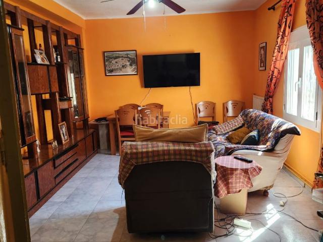 Casa adosada en venta en Aranjuez, La Montaña El Cortijo. Campuzano Inmobiliaria vende estupenda casa en el Real Cortijo de San Isidro. Casas adosadas.