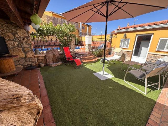 Casa adosada en Venta en Arcas del Villar