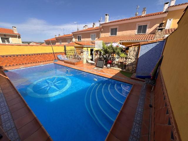 Casa adosada en Venta en Arcas del Villar