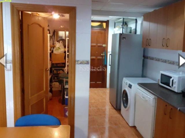 Casa adosada en venta en Archena. Casa grande renovada. Casas adosadas.
