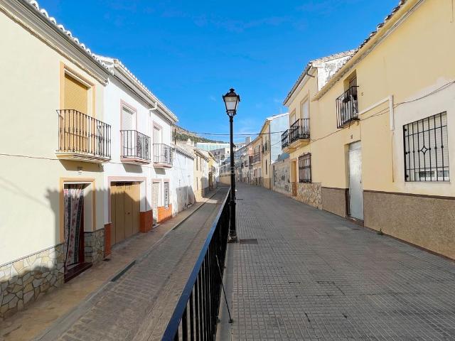 Casa adosada en venta en Archidona. Casas adosadas.