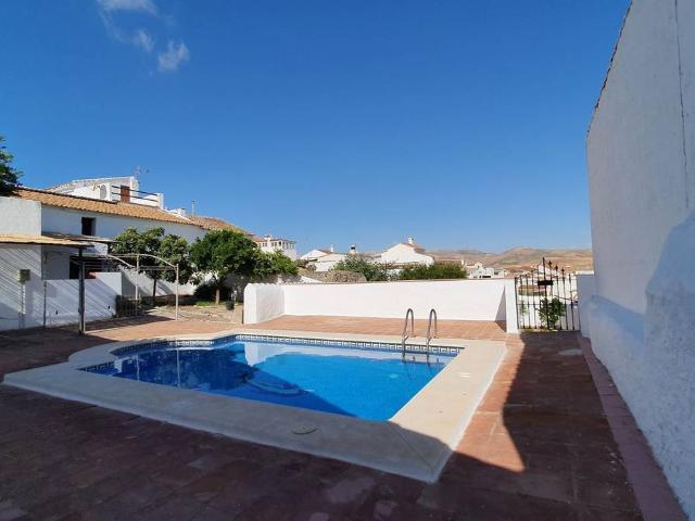 Casa adosada en Venta en Ardales