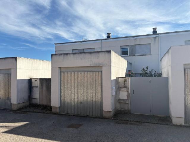 Casa adosada en Venta en Arganza