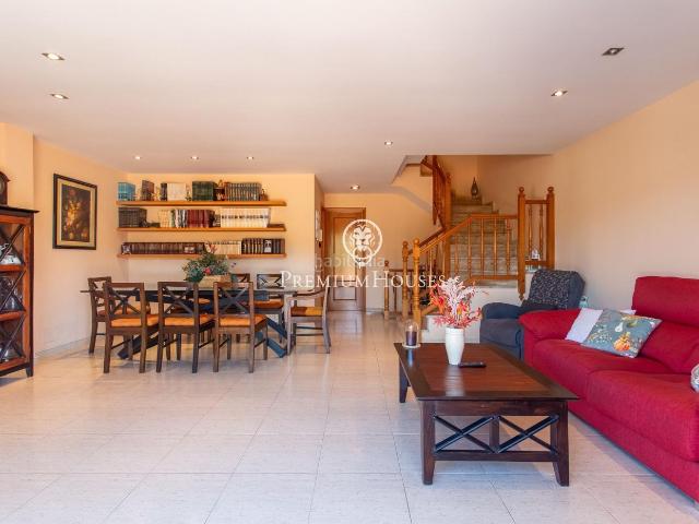 Casa adosada en venta en Argentona, Nucli Urbà. Bonita casa adosada en Argentona con vistas a la montaña. Casas adosadas.