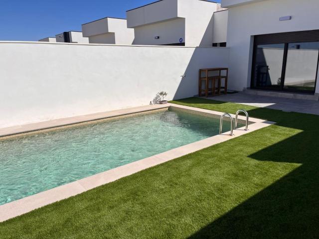 Casa adosada en venta en Argés. CHALET ADOSADO DE 3 DORMITORIOS EN ARGES. Casas adosadas.