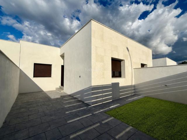 Casa adosada en venta en Argés. CHALET PAREADO DE 3 DORMITORIOS EN ARGES. Casas adosadas.