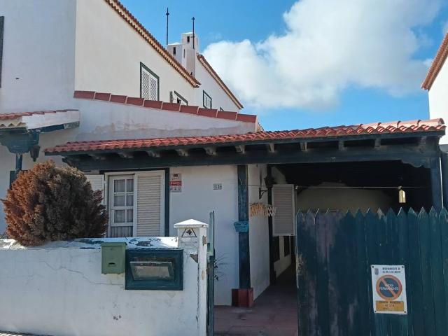 Casa adosada en Venta en Arico